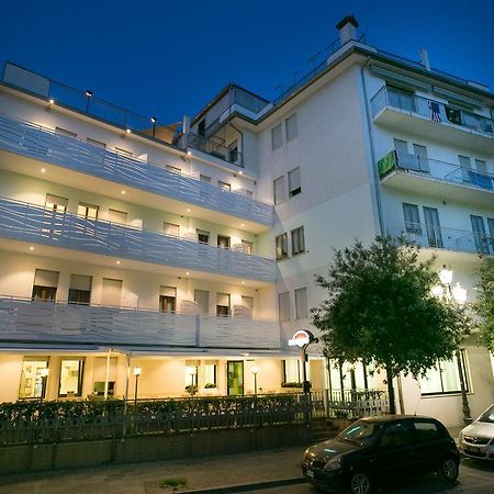 Albergo Arcobaleno Sottomarina Exterior photo