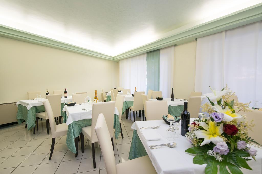 Albergo Arcobaleno Sottomarina Exterior photo