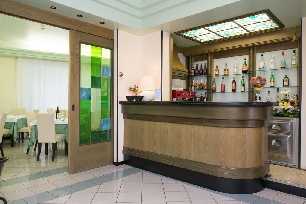 Albergo Arcobaleno Sottomarina Exterior photo