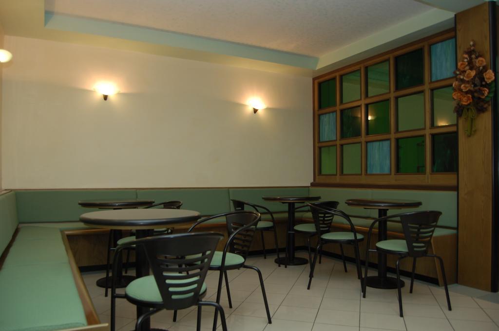Albergo Arcobaleno Sottomarina Exterior photo