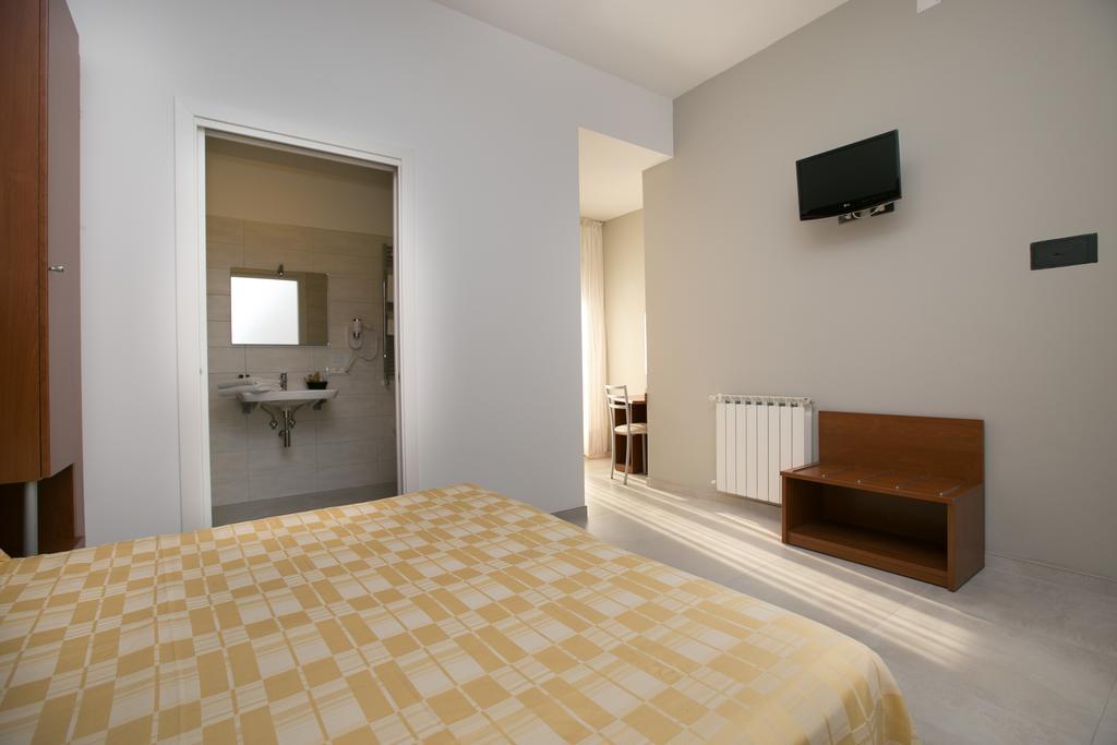 Albergo Arcobaleno Sottomarina Exterior photo