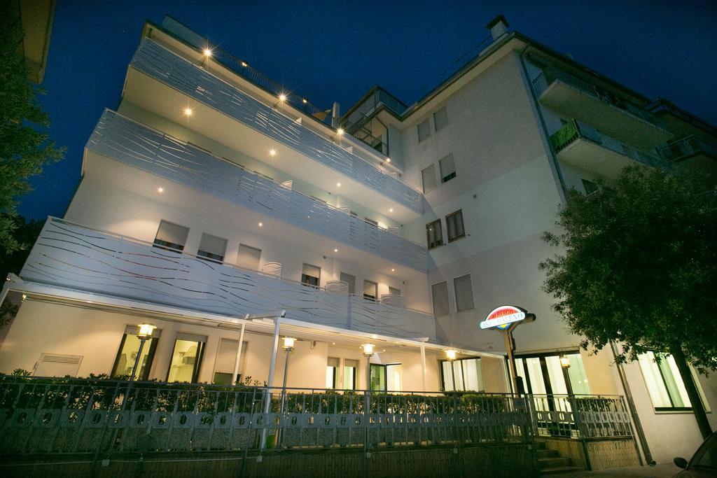 Albergo Arcobaleno Sottomarina Exterior photo